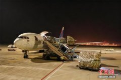“双节”将至 郑州航空口岸迎生鲜产品进口高峰